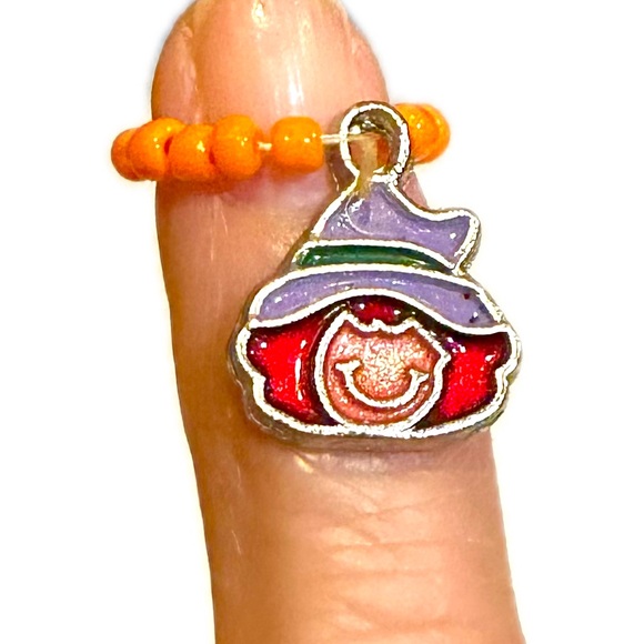 VTG WITCH BEADED RING CHARM HALLOWEEN JEWELRY HANG ON NECKLACE BRACELET CORD .5” - Picture 2 of 11